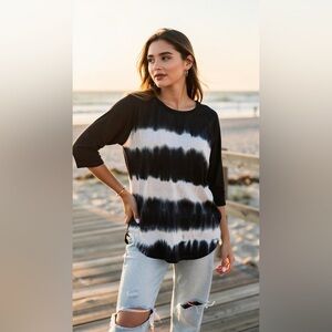 Stylish Black and White Tie-Dye Women's Top